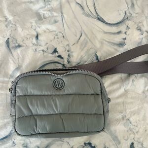 Lululemon Athletica Puffer Gray 2L Belt Bag
